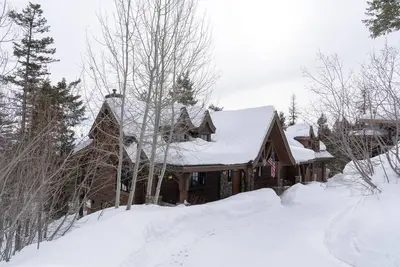 Image de / Ski-Out de Ski-in maison avec une vue incroyable sur la Grande Montagne du Nord