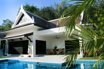 Image de Champagne 3br Pool Villa & Grand jardin