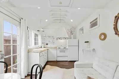 Image de Le Cottage Enchanted, Super Cute Tiny House dans un quartier privé paisible