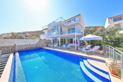 Image de Villa Marie, 3 chambres en-dessous de D400, villa de luxe, grande piscine