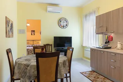 Image de Nuits des étoiles - Appartement \"Indiana Jones\" avec grand jardin boisé