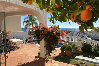 Image de Belle maison individuelle avec piscine privée et vue imprenable