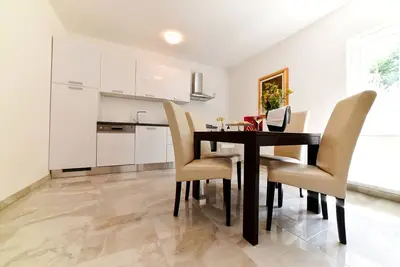 Image de Appartement Hertz, Dalmatie, endroit familial situé dans le centre d'Imotski