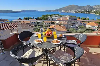 Image de Bel apt avec piscine de 85 m², à seulement 100 m de la plage, à 2 km de Trogir