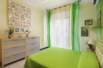 Image de Ludovica trois pieces, grand, central, 150 mt mer. Parking Privé. Air Condtionné