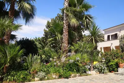 Image de Rez de Villa F2 paisible, indépendant entre mer et montagne.