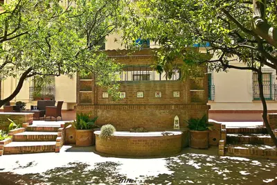 Image de Os-Jardin Maison de charme central avec grand jardin privé et un parking