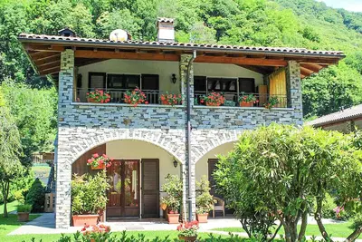 Image de Appartement de 3½ pièces avec balcon dans un endroit calme et ensoleillé toute la journée