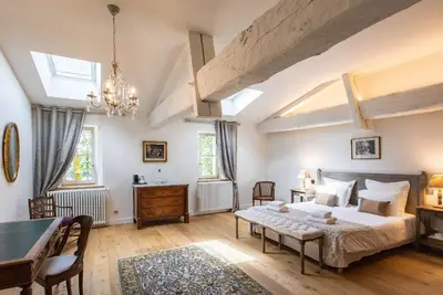 Suite Tilleul, Château Gassies, le charme à 15 min de Bordeaux, jusqu'à 3 hôtes