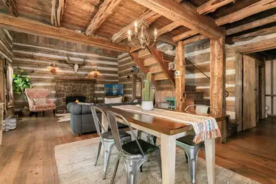 Image de Cabine Buckhorn absolument charmante avec bain à remous privé et cheminée!