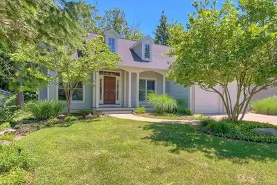 Image de Nouveau Douglas Beach Rental - Près de tout! Dort jusqu'à 12.