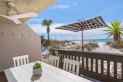 Image de Largo Mar # 109, Beachfront 3 Bdr Town Home Dir. sur la plage (8-10 personnes)