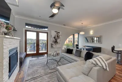 Image de Historic Folsom Executive Penthouse