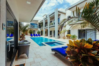 Image de Waykiri Unit A-01 Luxurious New Apartment, Noord