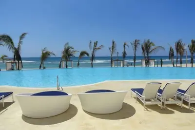 Image de Appartement Front de Mer avec une Vue Incroyable