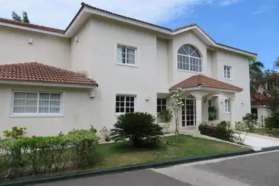 Image de Villa 5 chambres de luxe avec piscine privée, femme de ménage, chef optionnel, services Vip
