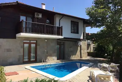 Image de Hill Top Villa près de Sunny Beach avec 4 chambres, piscine privée et Wifi