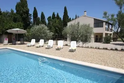 Image de Alpilles Eygalieres maison indépendante sans vis à vis piscine privative
