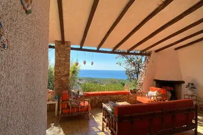 Image de Paradis \"Villa Pupa\" dans la roche.