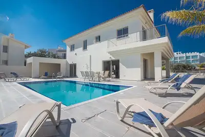 Image de Villa Layla, belle villa 4bdr Protaras avec piscine privée, proche de la plage