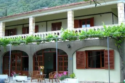 Image de Appartement Pour 6 Personnes Au Centre De Barbati, À 50 MÈTRES De La Plage