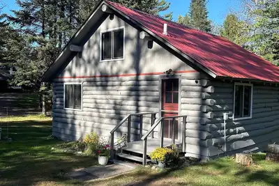 Image de ** Nouveaux propriétaires ** \"Lakeview\" Maintenant, la \"Clam rustique\". . . Une escapade en cabane en rondins confortable