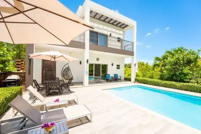 Image de Turks Haven Villas - Vues Sur L'OCÉAN, Beach Walk, Suv Gratuit, Pour Votre SÉJOUR!