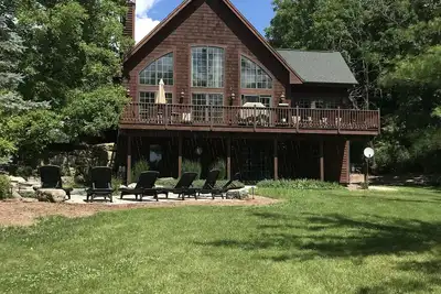 Image de Maison de vacances de qualité avec une vue panoramique sur le lac, la nature et la faune