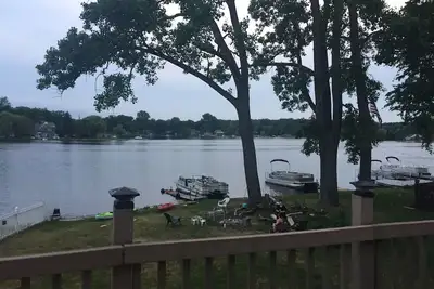Image de Lakefront Condo Ă Ortonville sur le magnifique lac Bald Eagle.