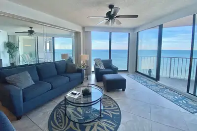Image de Oceanfront Condo avec Outrageous View, Garden City Beach