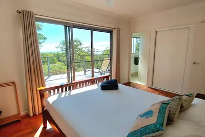 Image de Vue sur l'océan et le coucher du soleil Kingfisher Bay - Emplacement fantastique - Privé, calme, propre