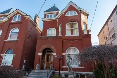 Image de Majestueuse maison victorienne 9 BDs situé dans le vieux Louisville