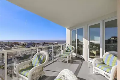 Image de Meridian 904 - Luxe 3 Chambres Condo Baignoire Avec Vue Parfaite Sur L'Ocean Et La Baie
