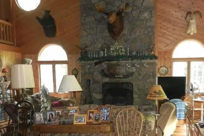 Image de Belle escapade à Chautauqua: 2 personnes pour une escapade ou jusqu'à 12 personnes!