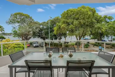 Image de Riverside Noosa Unit 1 Appartement au bord de la rivière