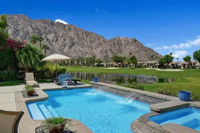 Image de Retraite spectaculaire dans le désert avec piscine sur le cours privé Pga West Palmer!