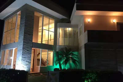 Image de Confort et loisirs dans le Paradise Paradise Condo!