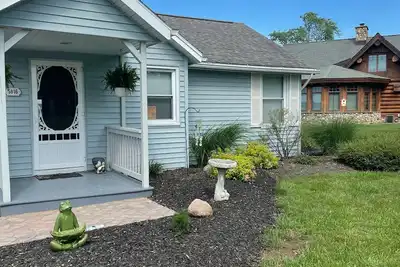 Image de Immaculée Lake Front Home sur le lac Seneca sans escaliers!