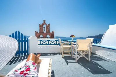 Image de SantorinParadise: maison troglodyte Bleu & Blanc, expérience authentique, vue sur la caldeira