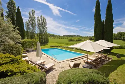 Image de Ferme provençale rénovée, 6\/8 chambres, avec piscine et sauna