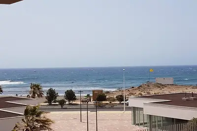Image de Appartement de luxe en première ligne de mer avec wifi gratis et piscine privée