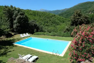 Image de Cottage au calme. Piscine privée 10mx5m. 45min Ceret. 7 personnes (5 adultes)