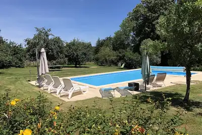 Image de Ferme avec usage exclusif de piscine privée et chauffée dans un endroit paisible et rural