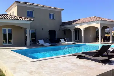 Image de Villa haut de gamme \/ grand standing a Folelli \/ Wifi gratuit