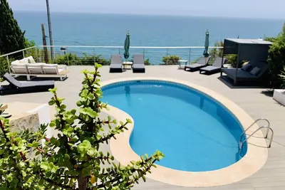 Image de Luxueuse villa avec une vue Ă vous couper le souffle