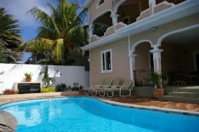 Image de Grande Famille -Grande Villa de luxe privée 5 ch piscine privée, Wifi, CanalSat