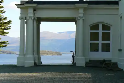 Image de Luxe manoir au bord du lac historique et immobiliers dans un cadre vraiment magnifique