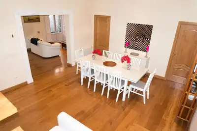 Image de Maison Moratín. Duplex 240m Center.