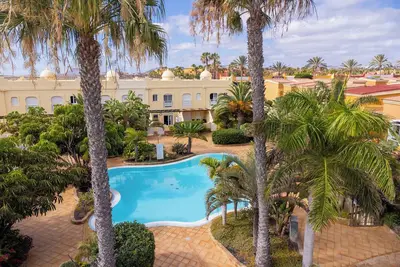Image de Appartement avec 2 chambres dans un beau complexe avec piscines