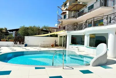 Image de Villa Carlotta, Incroyable villa avec piscine privée et vue sur l'océan sur la côte de Sorrente